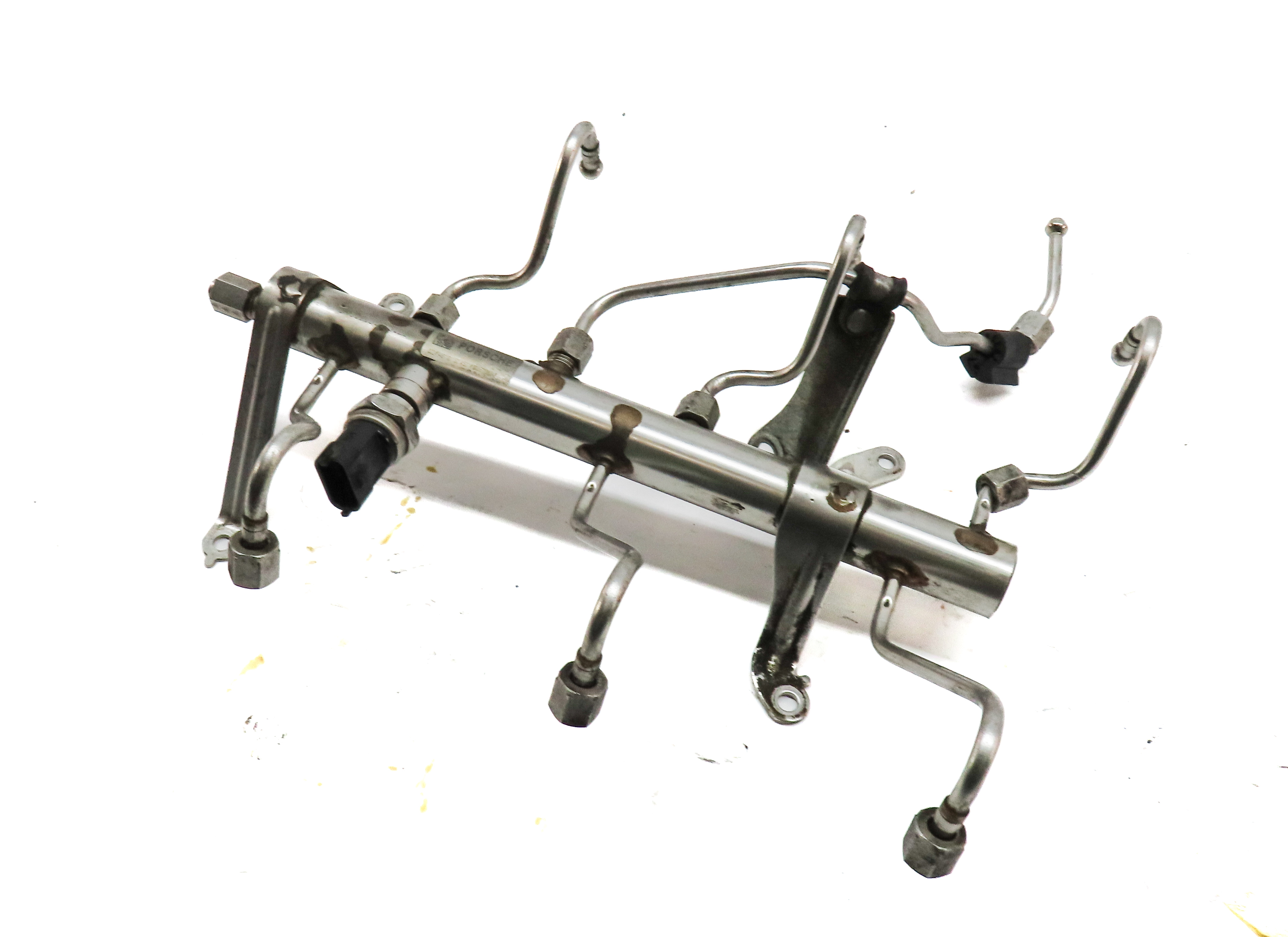 2011 PORSCHE PANAMERA (970 G1) 3.6L (M46.20) ENGINE FUEL RAIL w/ LINES — exact item pictured